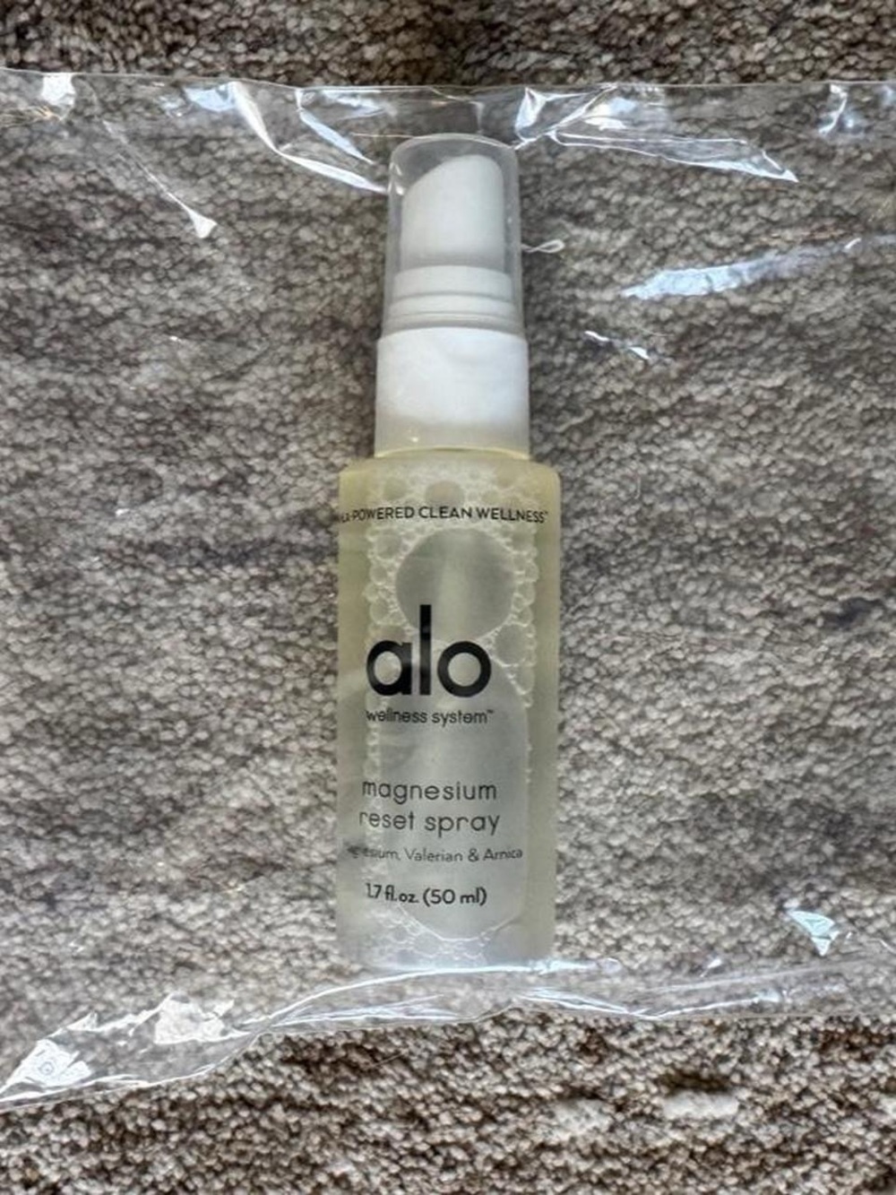 New Alo Yoga Magnesium Reset Spray
1.7oz 50ml Travel Size Valerian & Aroma